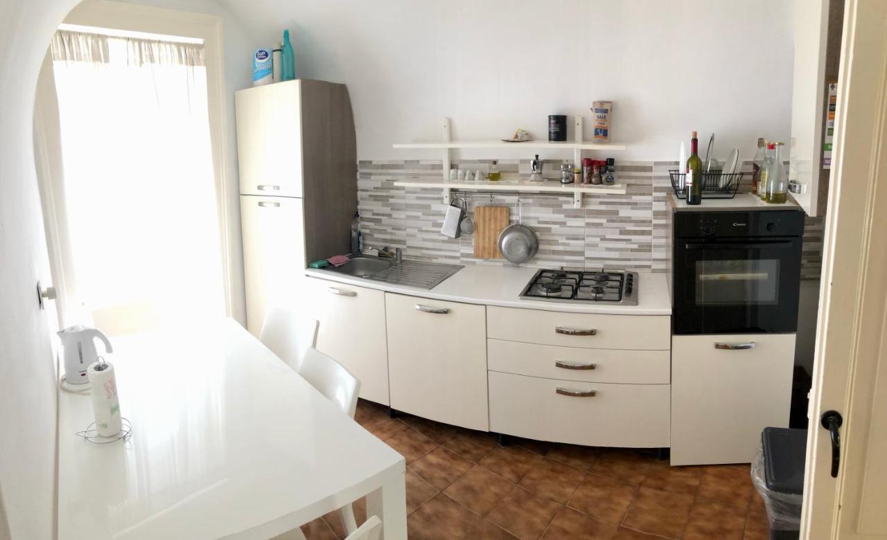 Tre Amici Lägenhet Catania Exteriör bild
