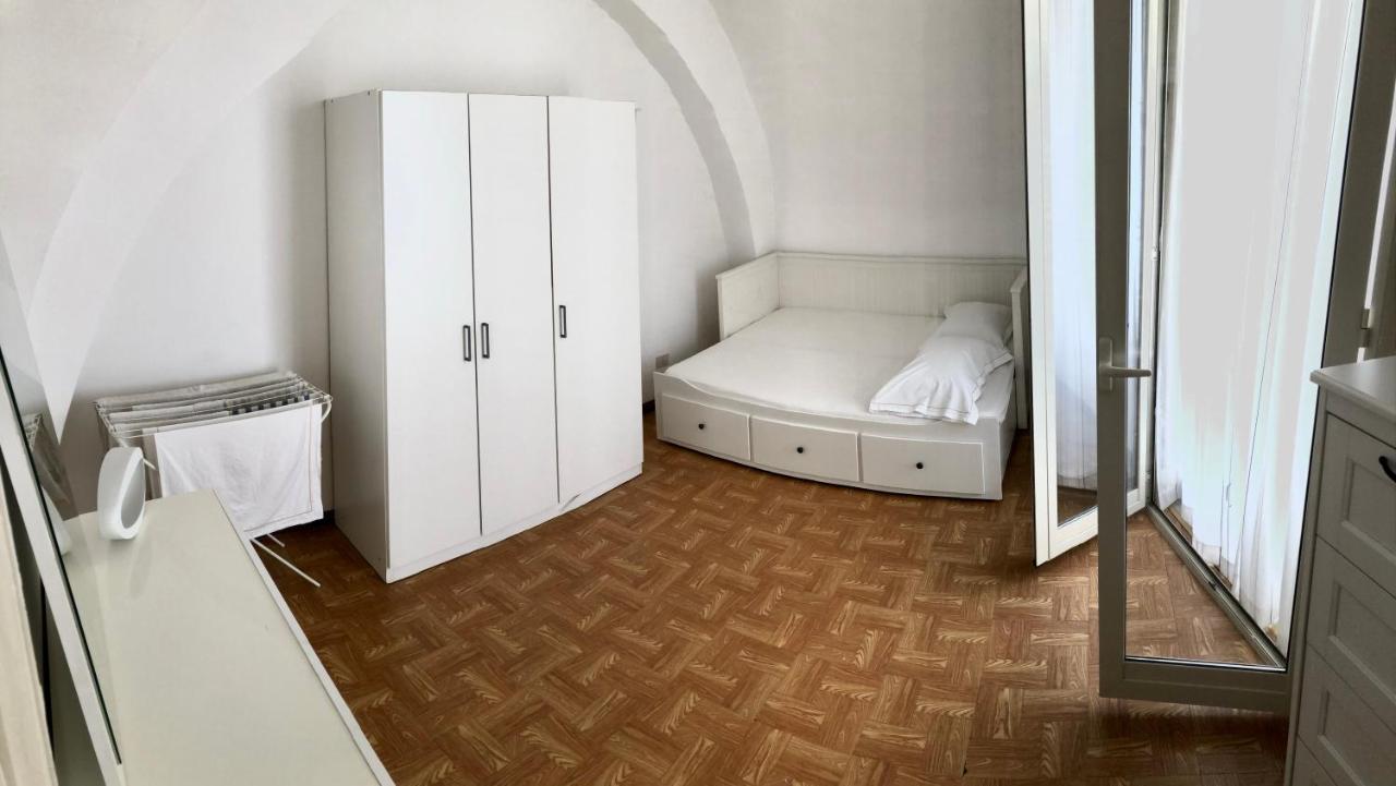 Tre Amici Lägenhet Catania Exteriör bild